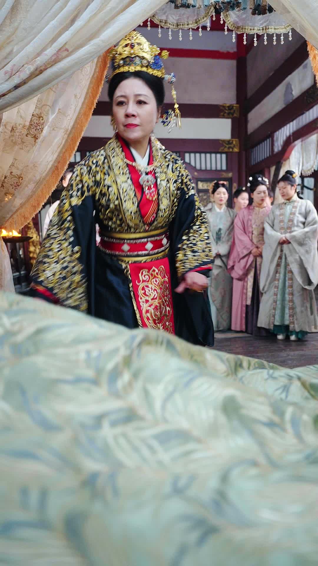 Episodio 24 - La jaula dorada del Emperado